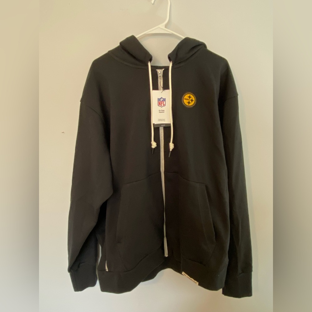 NFL Black Zip Up Hoodie with Steelers Logo NEW WITH TAGS